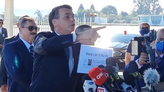 Bolsonaro más autoritario que nunca, ahora insulta a periodistas