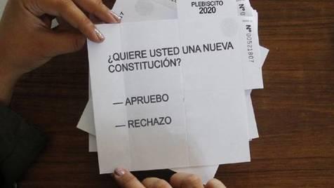 Papeletas del plebiscito que se votará próximamente (foto: Ansa)