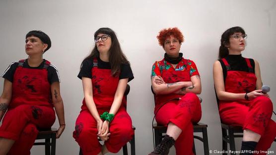 Las cuatro integrantes del colectivo feminista chileno "Las Tesis".