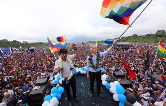 Evo Morales y Álvaro García Linera en Chimoré.