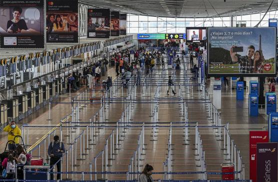 El área de registro del aeropuerto internacional Arturo Merino Benítez, en Santiago, Chile