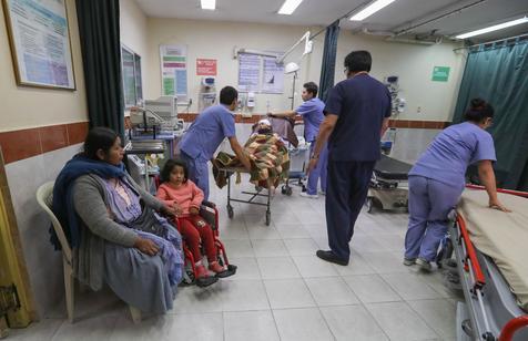 Hospitales abarrotados en La Paz (foto: ANSA)