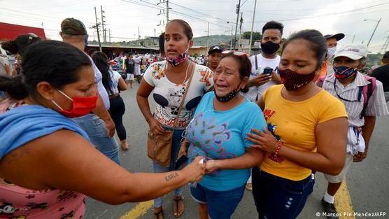 Desesperación de los familiares de los presos en Guayaquil
