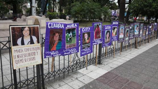 Una de las marchas de protesta contra la violencia de género y los femidicios que se realizó en Tucumán.