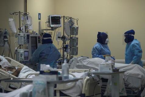 El sistema hospitalario al límite en Chile, llaman a médicos jubilados (foto: ANSA)