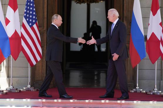 Putin y Biden aseguran que no quieren una guerra fría