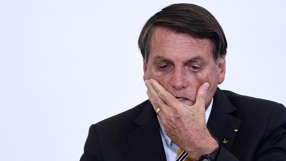 Bolsonaro fue internado de urgencia, con hipo y dolores abdominales en la madrugada del miércoles.
