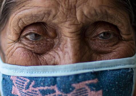 La pandemia y un brusco impacto en el ánimo y esperanzas de los adultos mayores, según un estudio chileno (foto: ANSA)