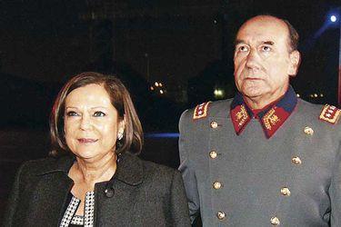 General Juan Miguel Fuente-Alba y su esposa corruptos