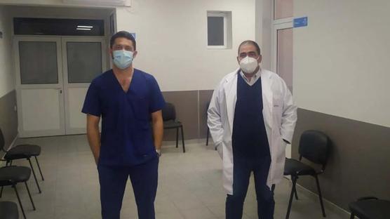 A la derecha el subdirector médico, Mariano Gianfrancisco.