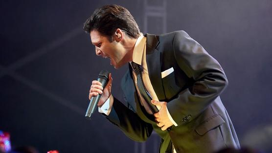 Diego Boneta es el protagonista de la serie que recorre la vida del cantante.