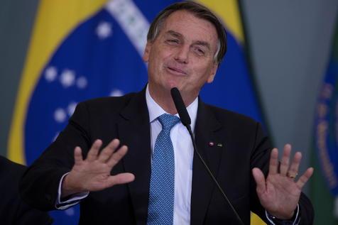 Presidente de Brasil, Jair Bolsonaro, pide que no lo llamen negacionista (foto: EPA)