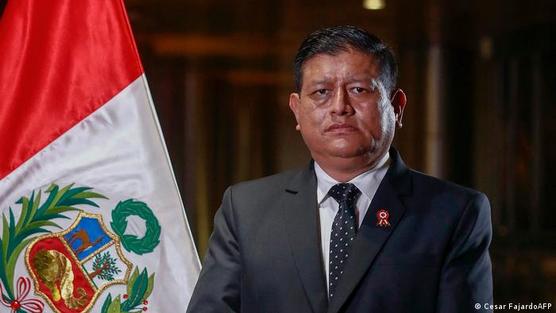 El ministro de Defensa de Peru Walter Ayala 