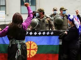 Familiares de mapuches heridos en enfrentamientos con militares protestan en Temuco