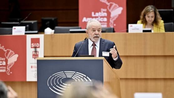  Lula realiza una gira por Europa en la que visitó Alemania, Bélgica, Francia y España.