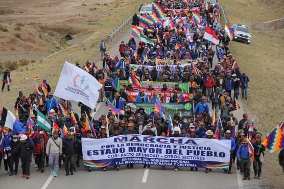 Crece en cada población la movilización hacia La Paz
