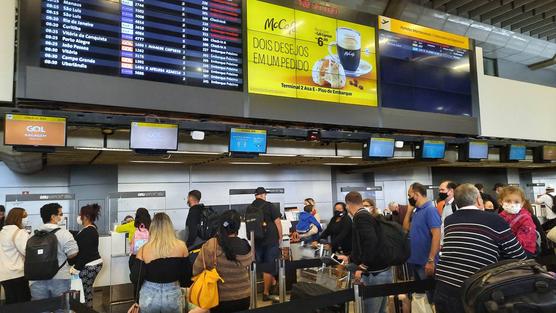 El aeropuerto de Guarulhos comenzó a recibir viajeros