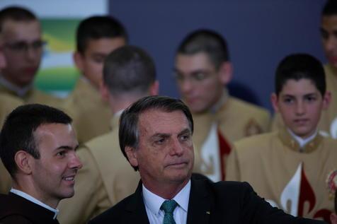 Bolsonaro, también se expresó contra el uso de mascarilla (foto: ANSA)