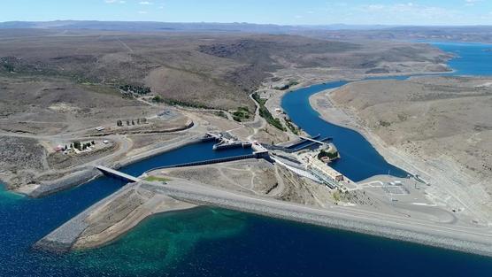 El complejo hidroeléctrico de Alicurá (1.000 Mw) actualmente está operado por la empresa AES Argentina