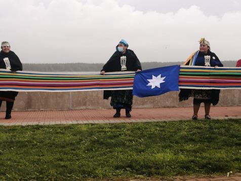El tejido mapuche de casi 1 kilometro