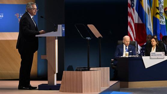 Alberto ante Biden y Harris habla en la Cumbre