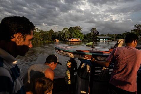 Búsqueda del periodista británico y un especialista indígena desaparecidos en el Amazonas. (foto: ANSA)