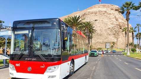El autobús eléctrico puede circular por Chile. Avance ambiental en el país andino (foto: Ansa)