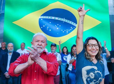 "Vamos a ganar las elecciones en paz", le dijo a sus seguidores el expresidente Luiz Inácio Lula da Silva. (foto: ANSA)