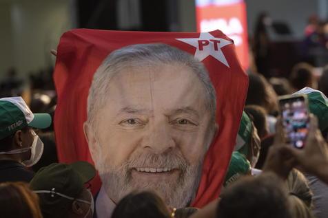 Eufóricos seguidores de Lula da Silva (foto: ANSA)