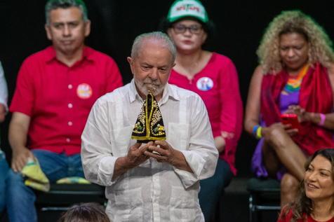 Luiz Inácio Lula da Silva en un acto de campaña en Recife (foto: ANSA)