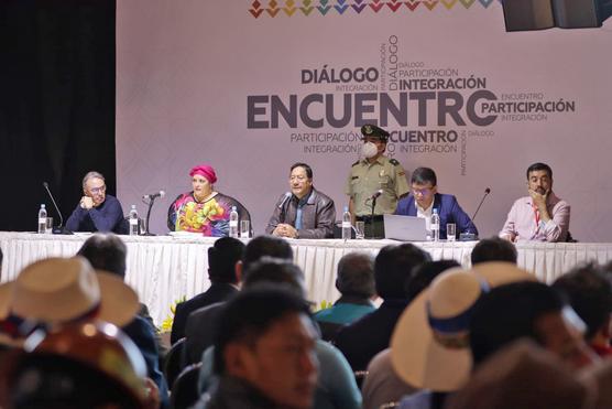 Reunión de autoridades nacionales por el censo en Cochabamba.