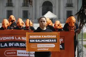 Protesta por las salmoneras patagónicas