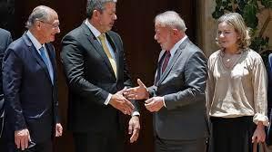 Lula saluda al titular de la Cámara baja, Arthur Lira. El vice Geraldo Alckmin y Gleisi Hoffmann, del PT