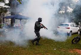 Gases policiales contra camioneros bolsonaristas