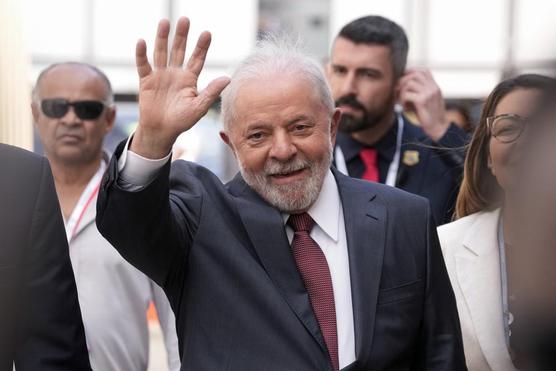 Lula saluda al arribar a la cumbre climática de la ONU COP27