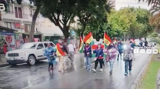 Reducida marcha en Cochabamba. Captura de imagen de Bolivia Tv