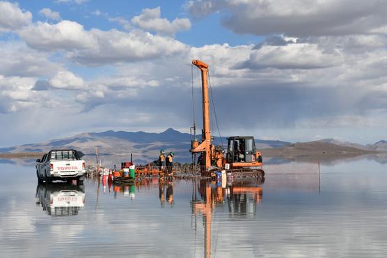 Bolivia tiene importantes reservas de litio. Foto:YLB