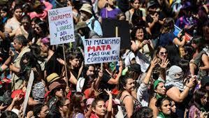 Miles de mujeres se tomaron las calles de Santiago