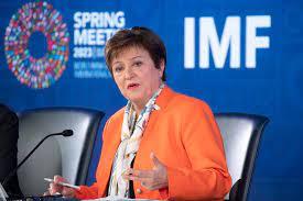 La directora del Fondo Monetario Internacional (FMI), Kristalina Georgieva, habla durante una rueda de prensa, ayer