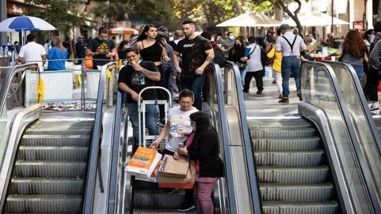 Las regiones con mayor positividad en la última semana son Atacama, Coquimbo, Antofagasta y Tarapacá | Foto: EFE