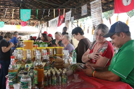  4ª Feria Nacional de la Reforma Agraria, organizada por el Movimiento de los Trabajadores Rurales Sin Tierra 