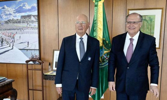 Vicepresidente Alkmin y el con el presidente del Foro Económico Mundial, Klaus Schwab