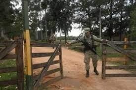 Puertas  del Batallón de Infantería Paracaidista N°14