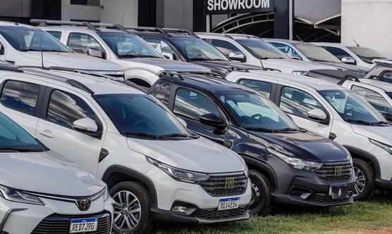 Lula  visitó centro automotriz en Pernambuco