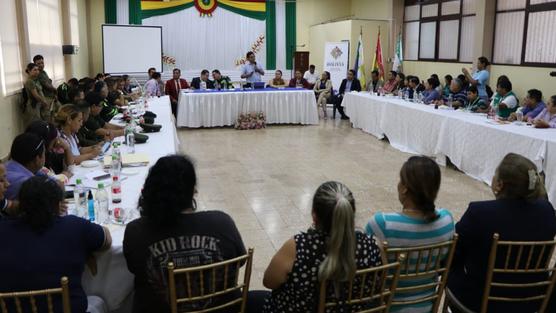 Reunión multidiciplinaria realizada en Santa Cruz./ MINISTERIO DE EDUCACIÓN