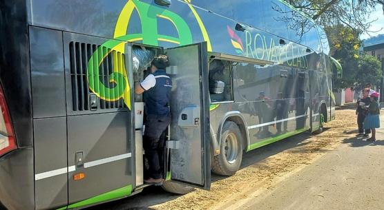 La Aduana también realiza controles a vehículos de turismo en fronteras. Foto: AN.