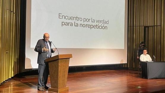 Carlos Mario Jiménez Naranjo compareció en el "Encuentro por la verdad para la no repetición", realizado en Bogotá.