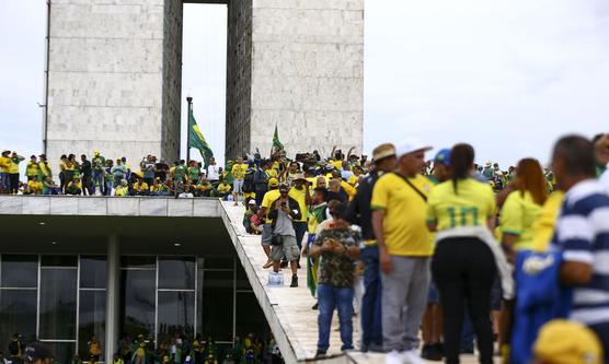 Fueron acusados de cuatro delitos