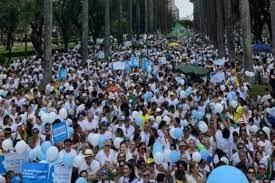 Multitudinaria caminate por Sao Paulo