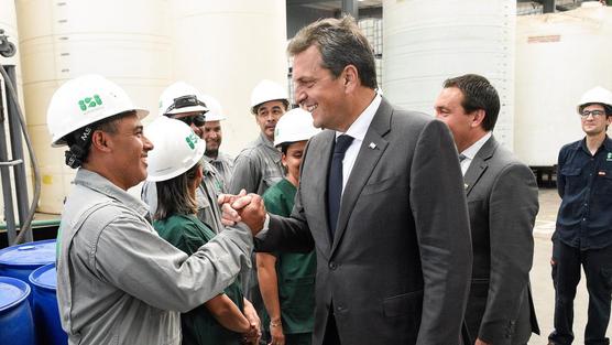 Massa junto a trabajadores